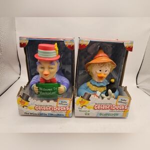 2 Celebri Ducks Rubber Wizard of Oz Scarecrow Munchkinland New In Packaging